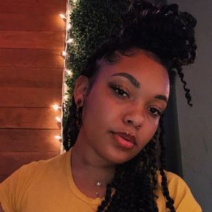 Meet your Posher, Tamaria